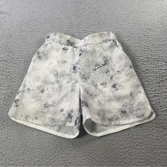lululemon athletica Pants - Lululemon Shorts Womens 0 Marble White Elastic Waist Athletic Running Gym Yoga